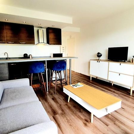 Le Nid Douillet D'Angelique Et David Avec Parking Apartment Rambouillet Bagian luar foto