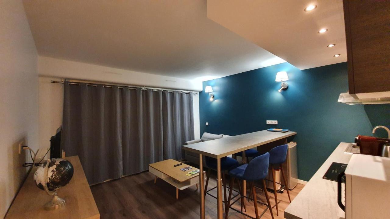 Le Nid Douillet D'Angelique Et David Avec Parking Apartment Rambouillet Bagian luar foto